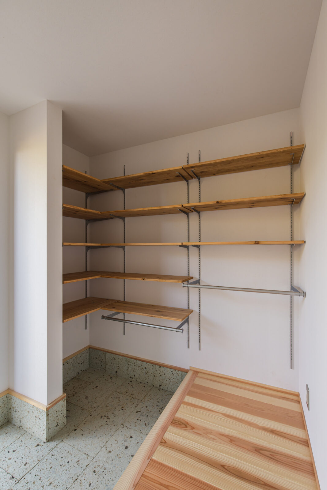 収納量抜群の玄関収納