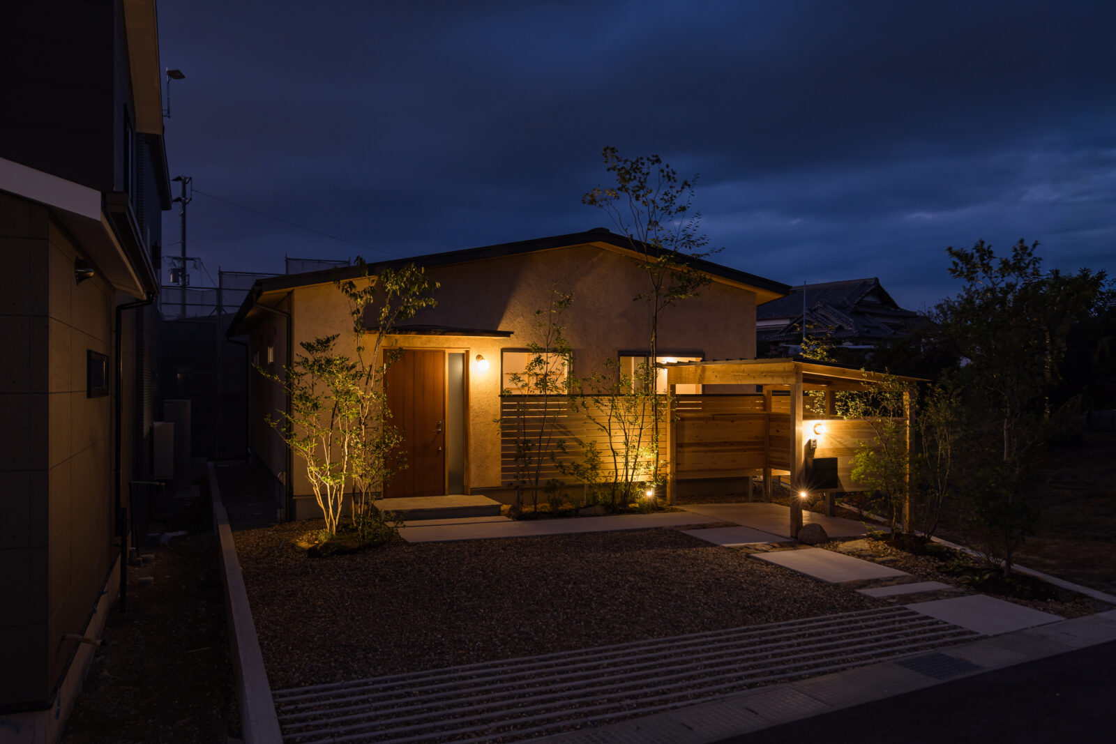 夜の幻想的なお家