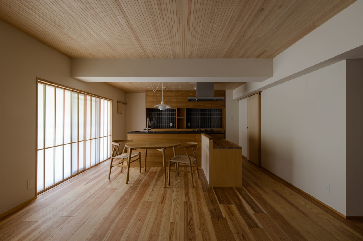 自然素材がふんだんに使用されたマンションリノベーション
